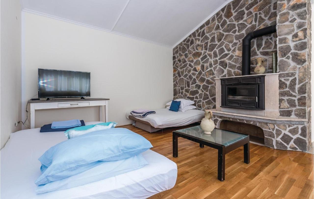 Lovely Home In Sibenik-Brodarica With Kitchen Donje Polje Экстерьер фото