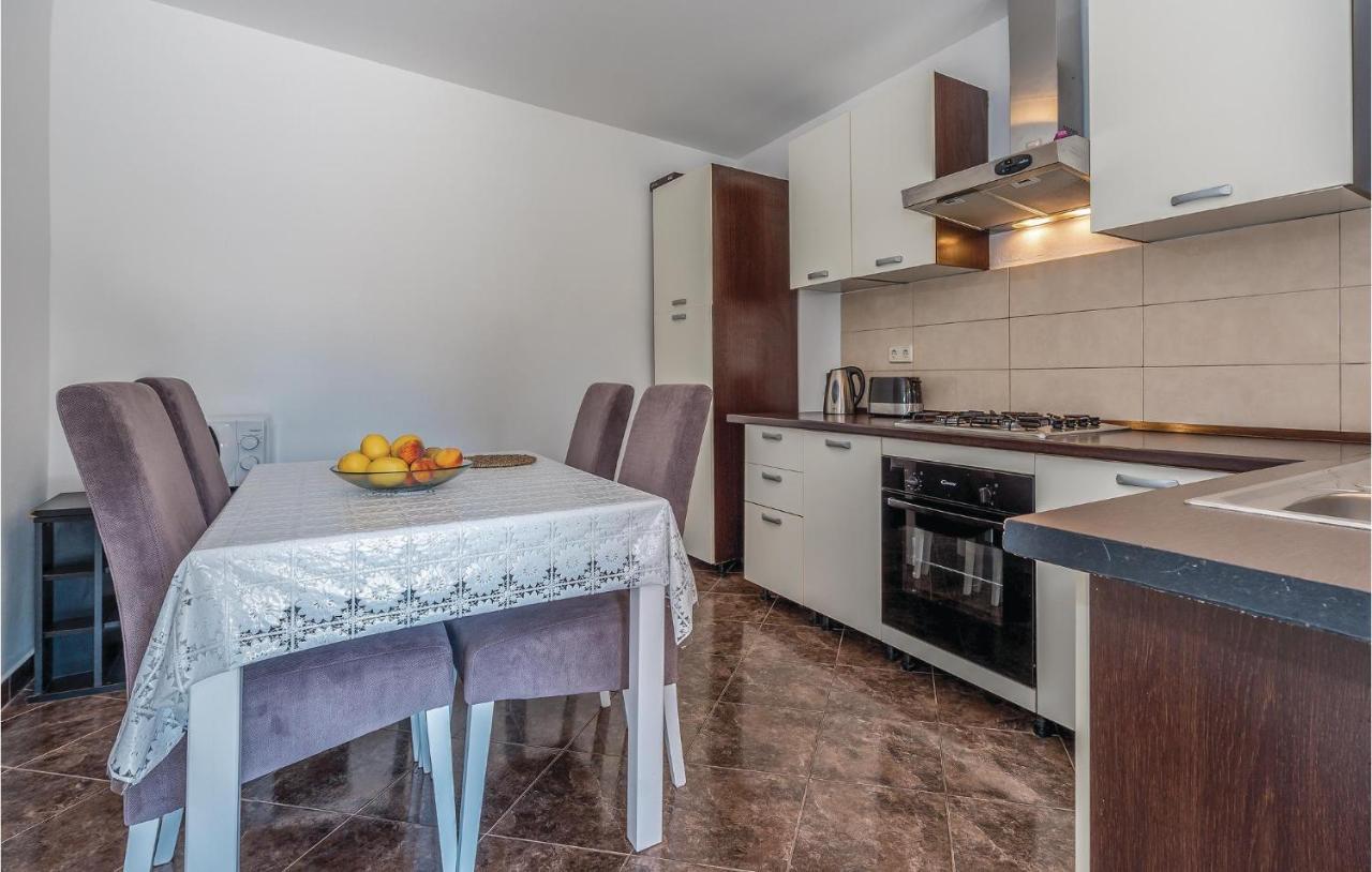 Lovely Home In Sibenik-Brodarica With Kitchen Donje Polje Экстерьер фото