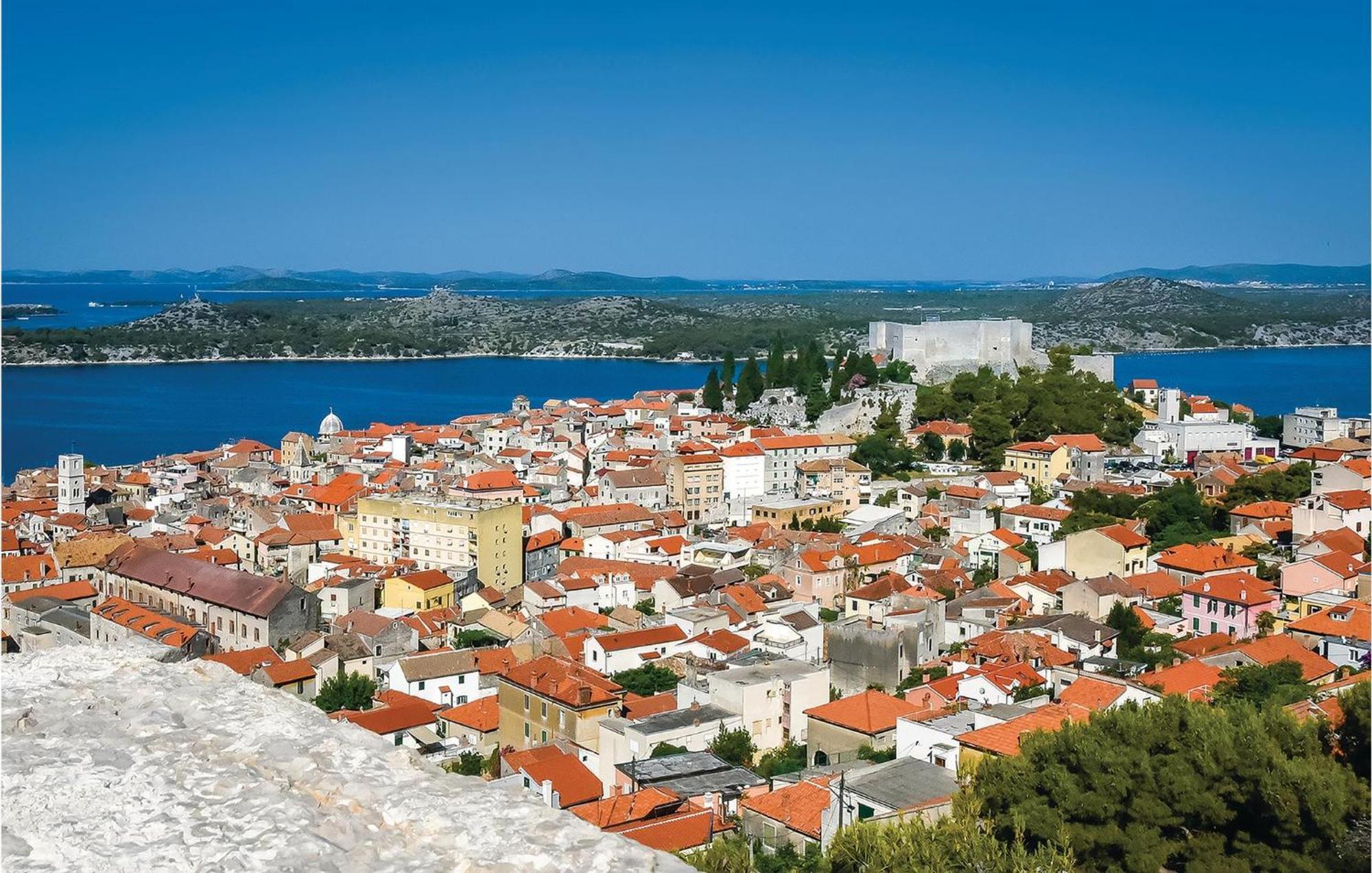 Lovely Home In Sibenik-Brodarica With Kitchen Donje Polje Экстерьер фото